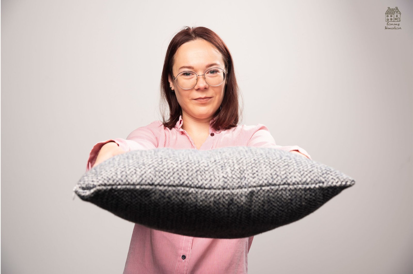 Pillow Size Guide (2026): Standard, Queen, King, Euro & Body Pillow Sizes Explained